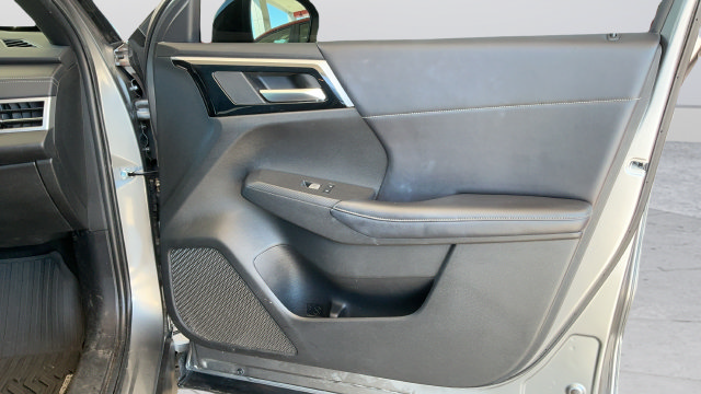 Used 2023 Mitsubishi Outlander SE Black Edition FWD image 23