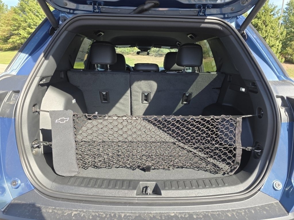 New 2026 Chevrolet Equinox LT w/ Convenience Package II image 11
