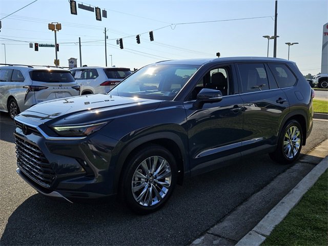 Used 2024 Toyota Grand Highlander Platinum image 3