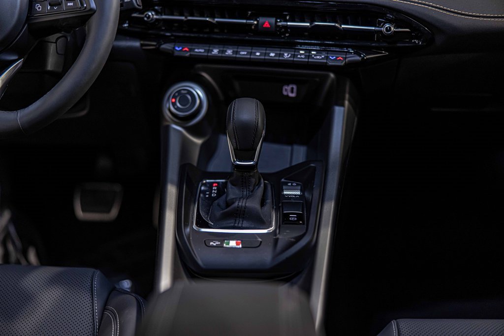 New 2025 Alfa Romeo Tonale w/ Premium Package image 36