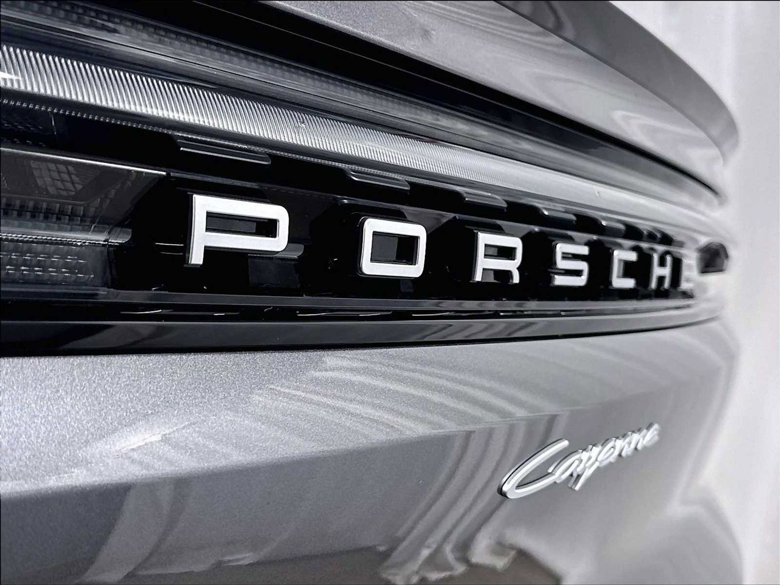 Used 2026 Porsche Cayenne Coupe AWD/4WD image 33
