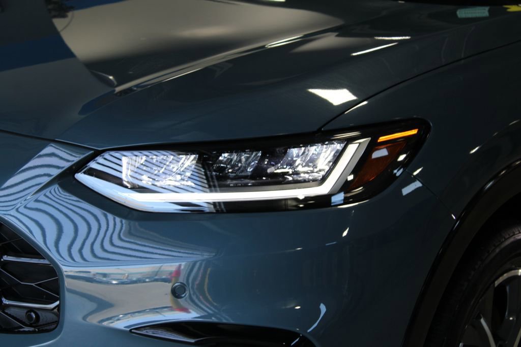 Certified 2024 Honda HR-V EX-L image 2