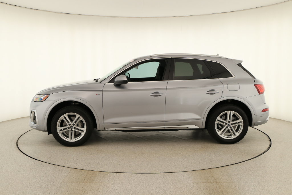 Certified 2024 Audi Q5 e Premium Plus w/ Premium Plus Package AWD/4WD image 2