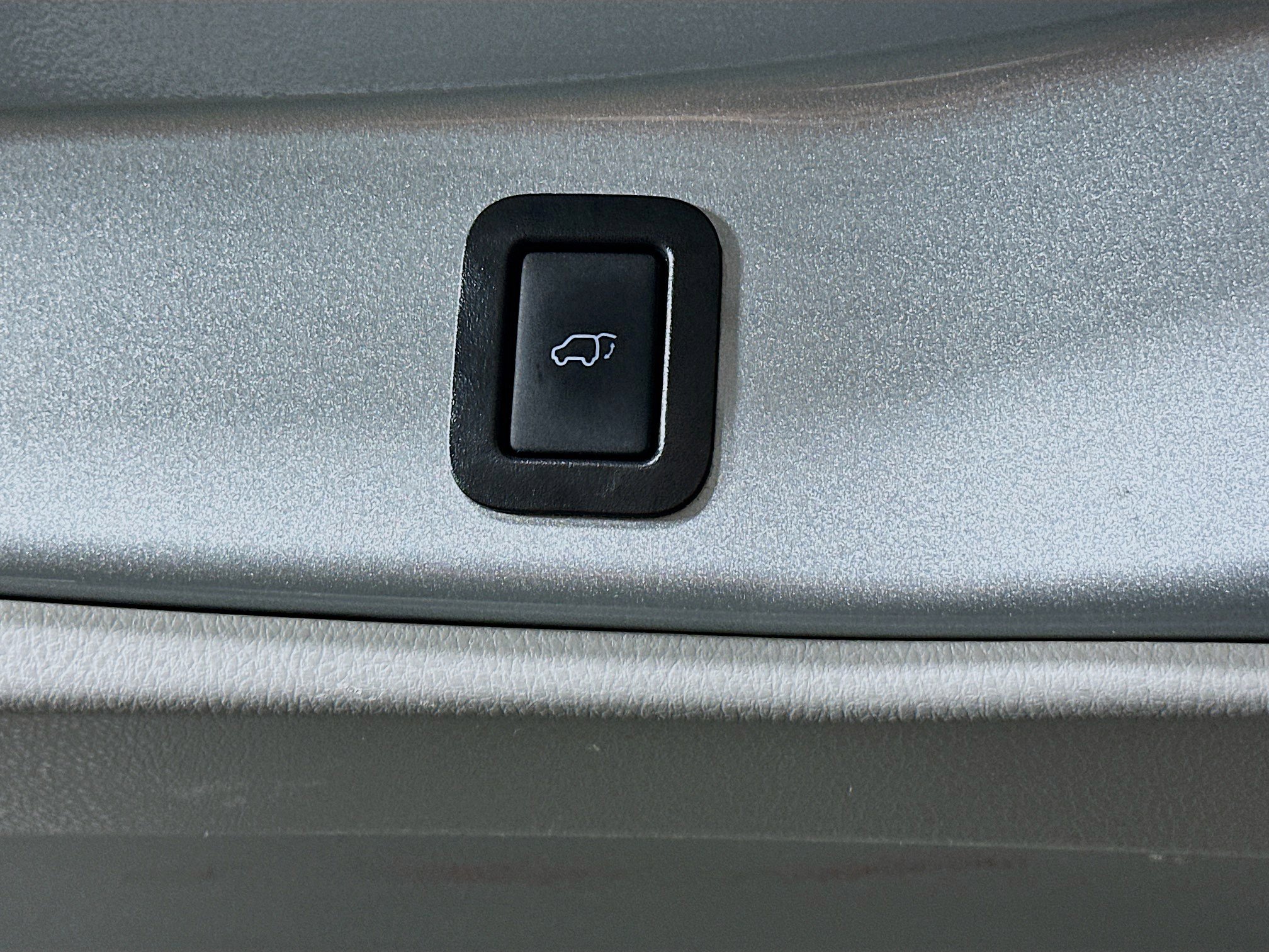 Used 2019 Toyota Highlander Plus AWD/4WD image 30