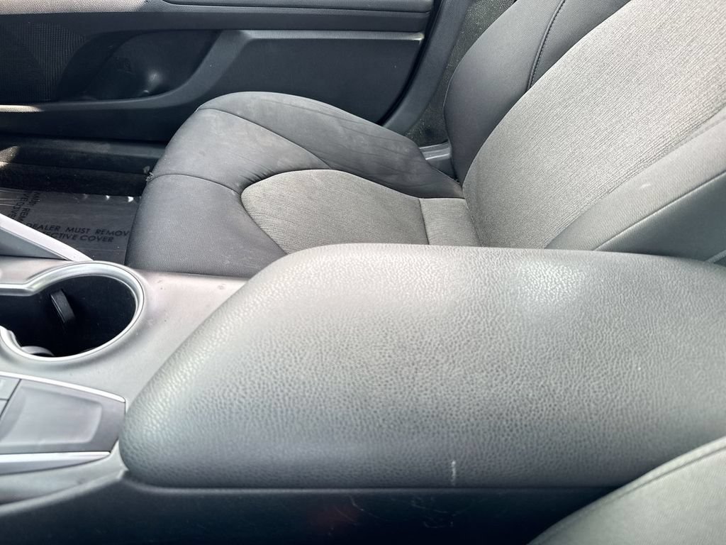Used 2022 Toyota Camry LE FWD image 21
