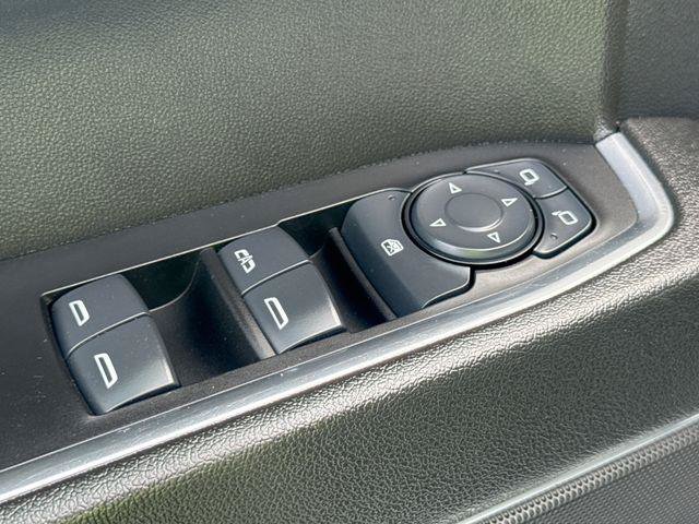 Used 2025 Chevrolet Silverado 1500 LT AWD/4WD image 15
