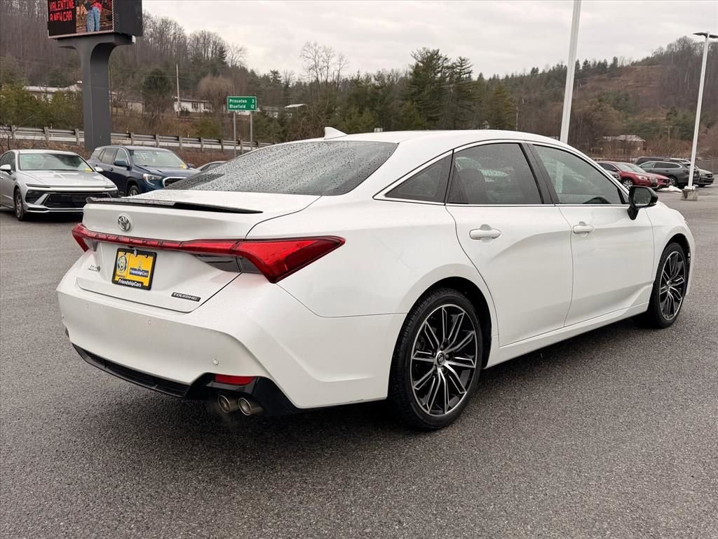 Used 2019 Toyota Avalon Touring w/ Advanced Safety Package FWD image 9