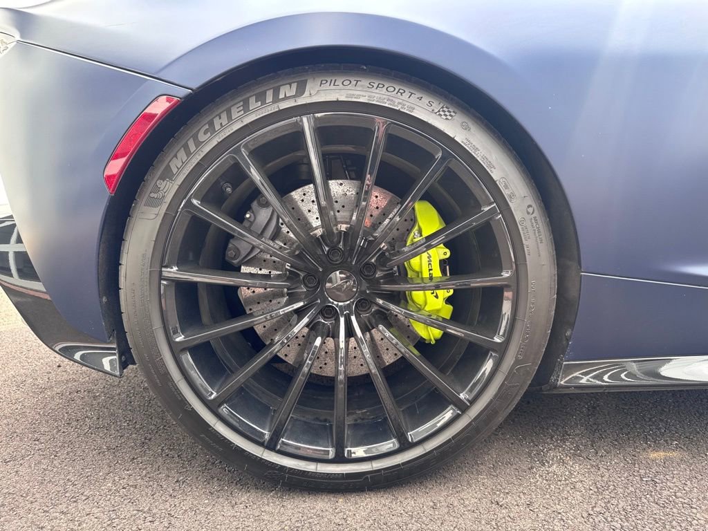 Used 2021 McLaren GT image 30