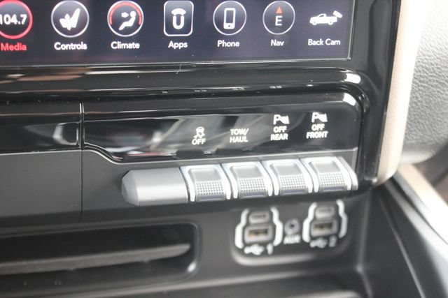 Used 2020 RAM 1500 Laramie AWD/4WD image 9