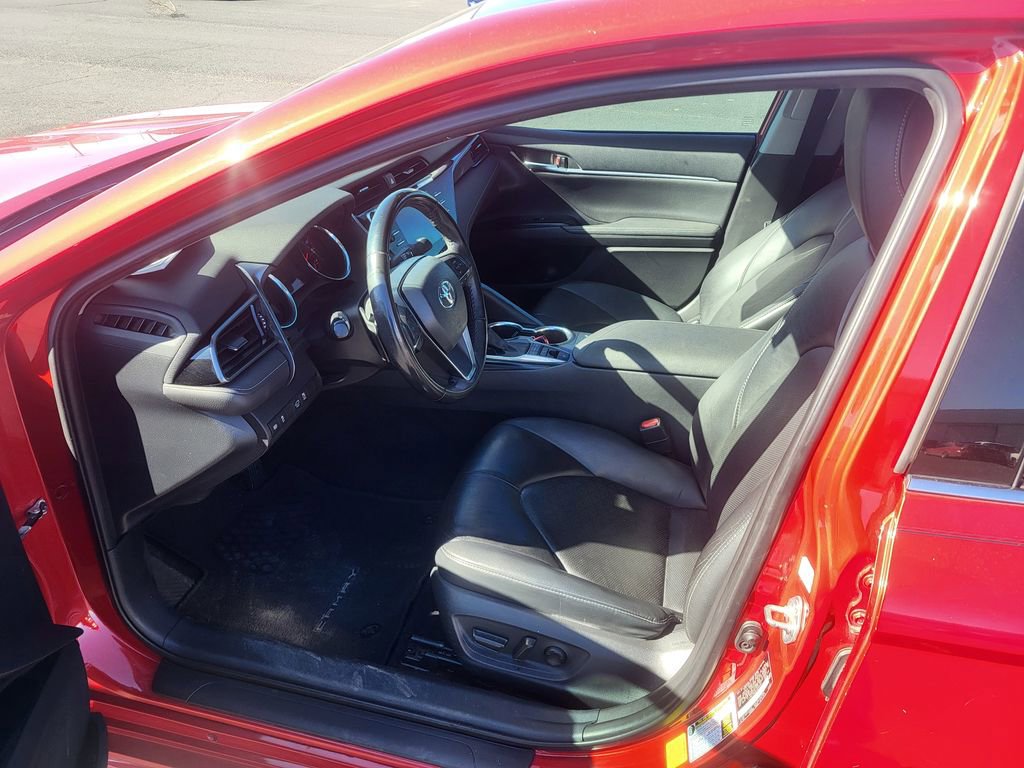 Used 2020 Toyota Camry XSE image 13