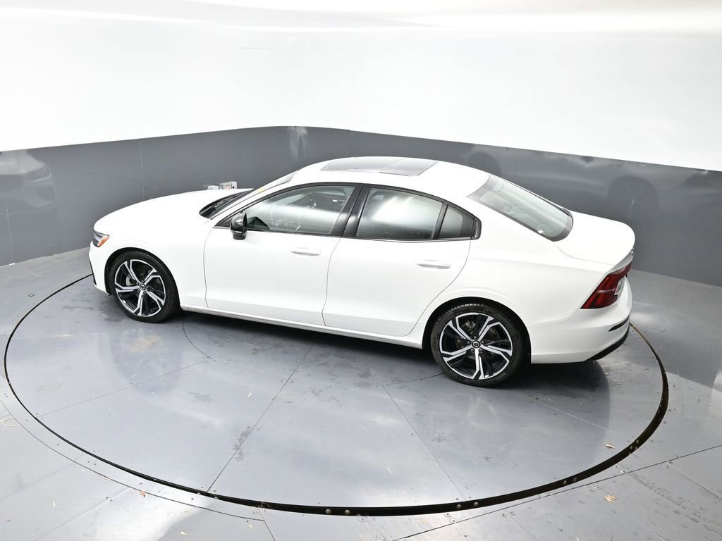 Used 2024 Volvo S60 B5 Core image 46