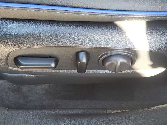 Used 2025 Buick Envista Sport Touring w/ Experience Buick Package image 10