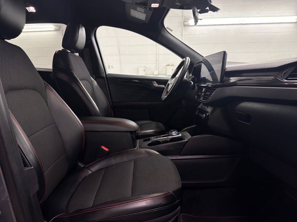 Certified 2023 Ford Escape ST-Line w/ Tech Pack #1 image 31