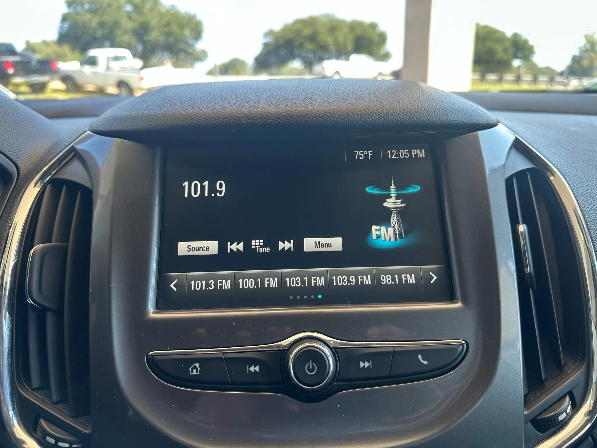 Used 2017 Chevrolet Cruze LT image 12