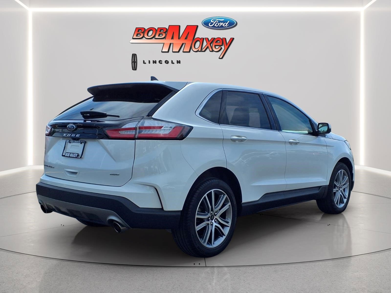 Used 2024 Ford Edge Titanium AWD/4WD image 4