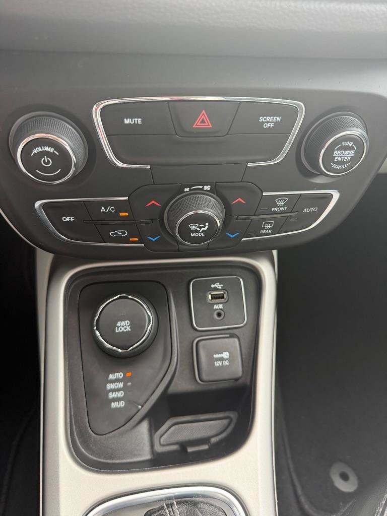 Used 2018 Jeep Compass Latitude w/ Popular Equipment Group AWD/4WD image 21