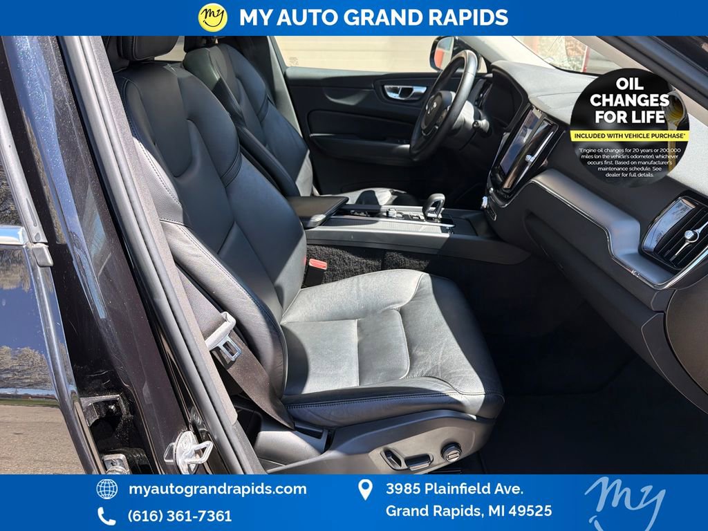 Used 2023 Volvo XC60 B5 Core AWD/4WD image 25