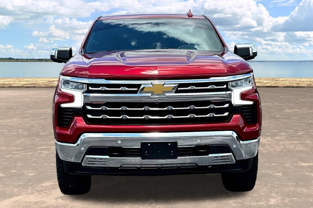 Used 2023 Chevrolet Silverado 1500 LTZ AWD/4WD image 2