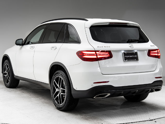 Used 2019 Mercedes-Benz GLC 300 4MATIC image 3