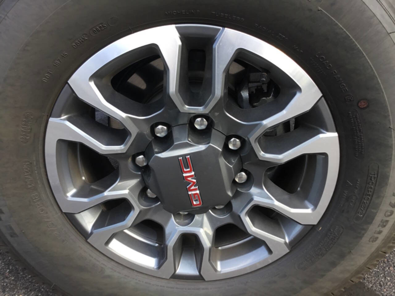 Used 2025 GMC Sierra 2500 SLE w/ SLE Value Package; image 8