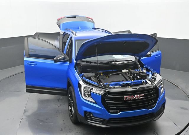 Used 2024 GMC Terrain SLE w/ Driver Convenience Package FWD image 35