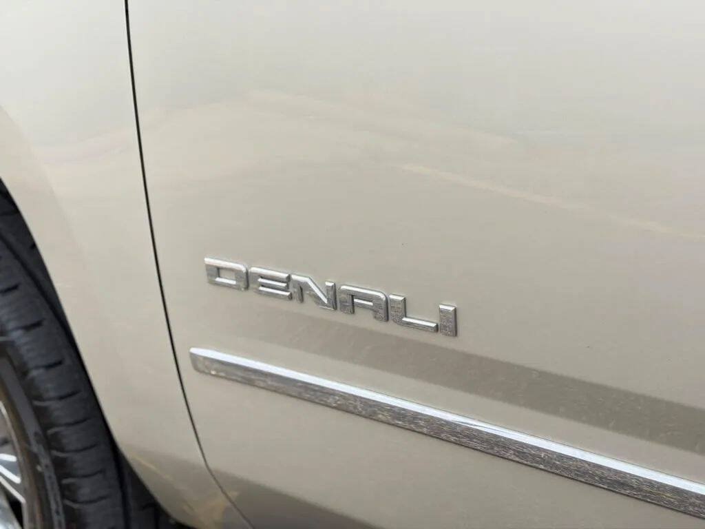 Used 2015 GMC Yukon Denali w/ Premium Package AWD/4WD image 7