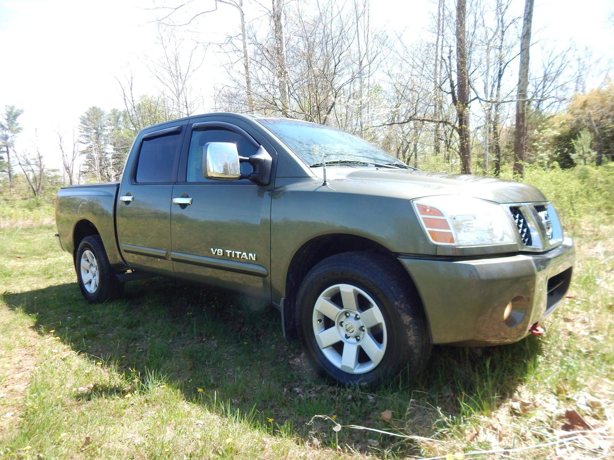 Used 2005 Nissan Titan LE w/ (T01) Tow Pkg AWD/4WD image 9