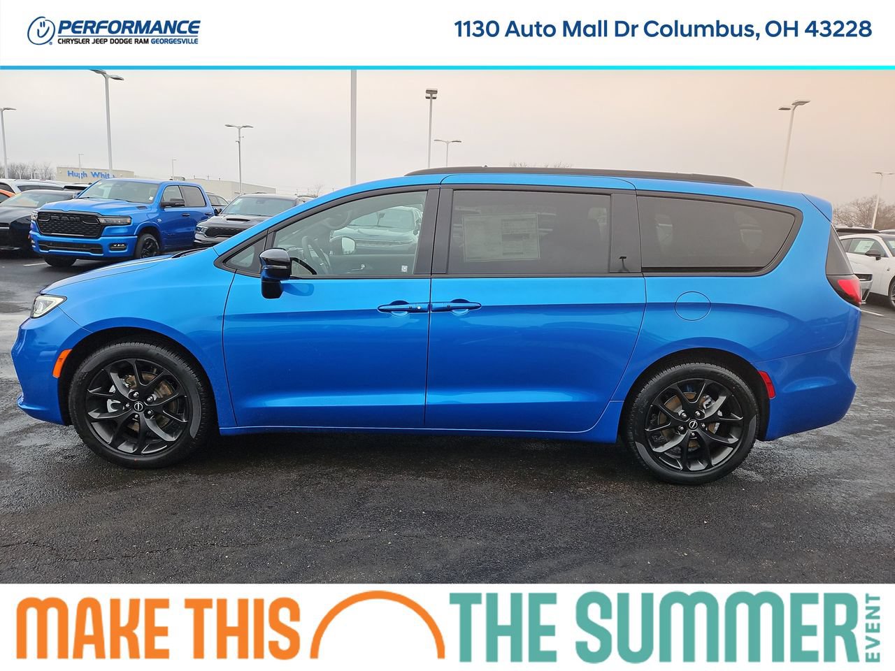 New 2026 Chrysler Pacifica Select w/ S Appearance Package FWD image 4