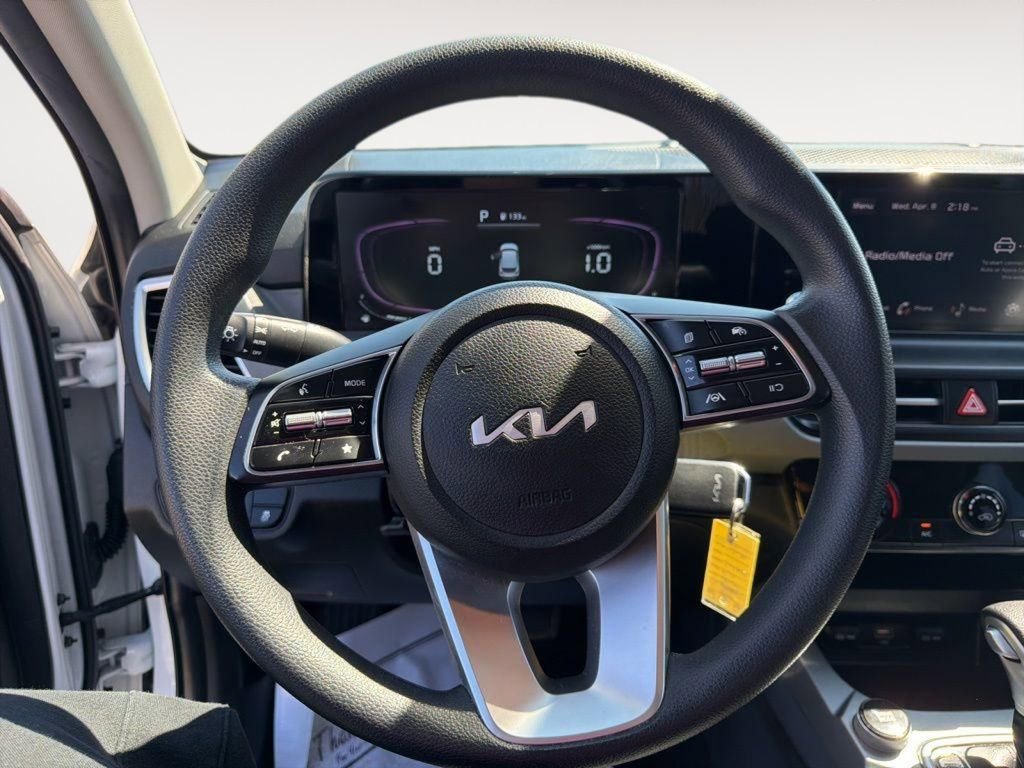 Certified 2024 Kia Seltos LX image 13