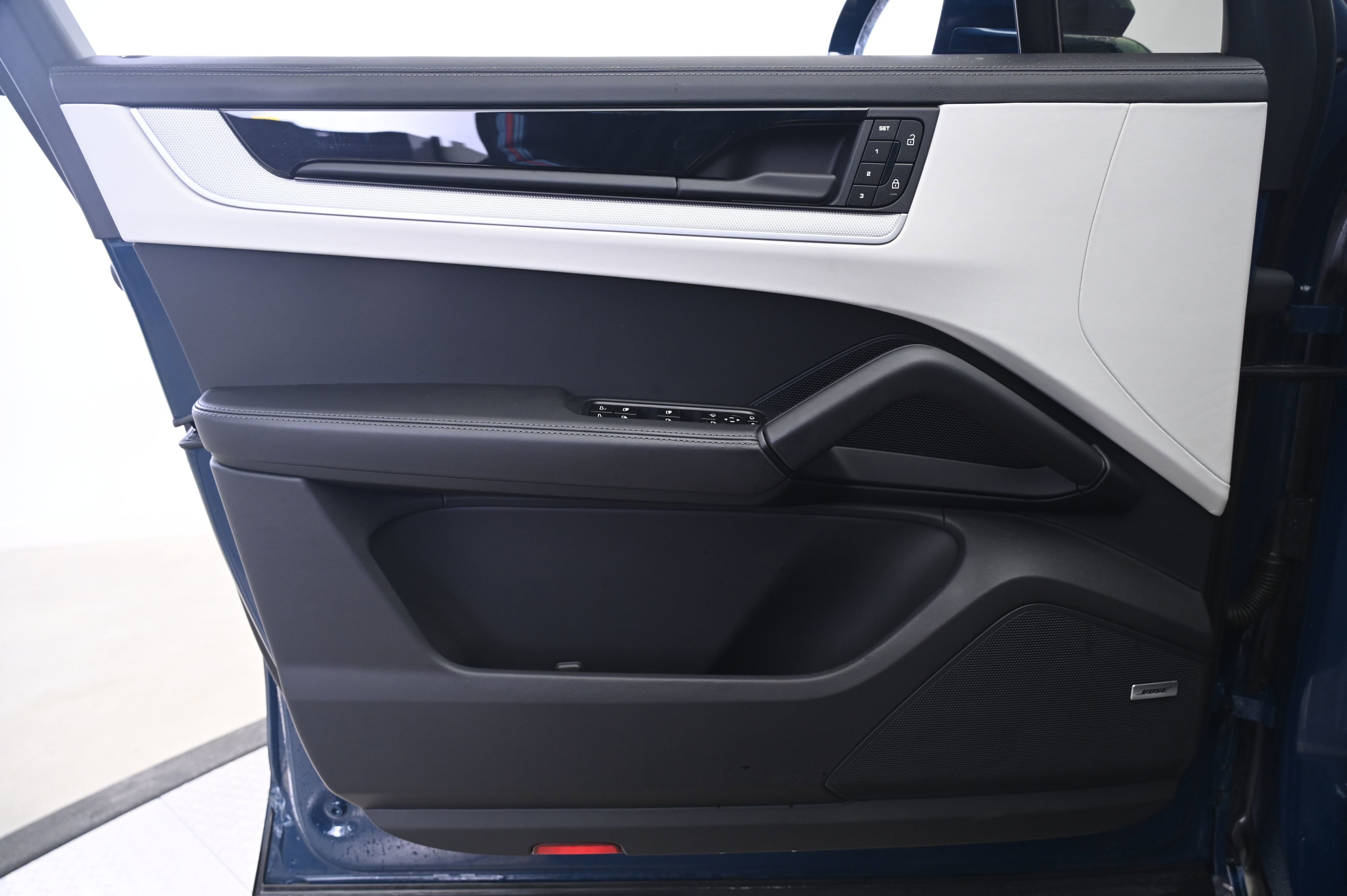 Certified 2024 Porsche Cayenne S image 26