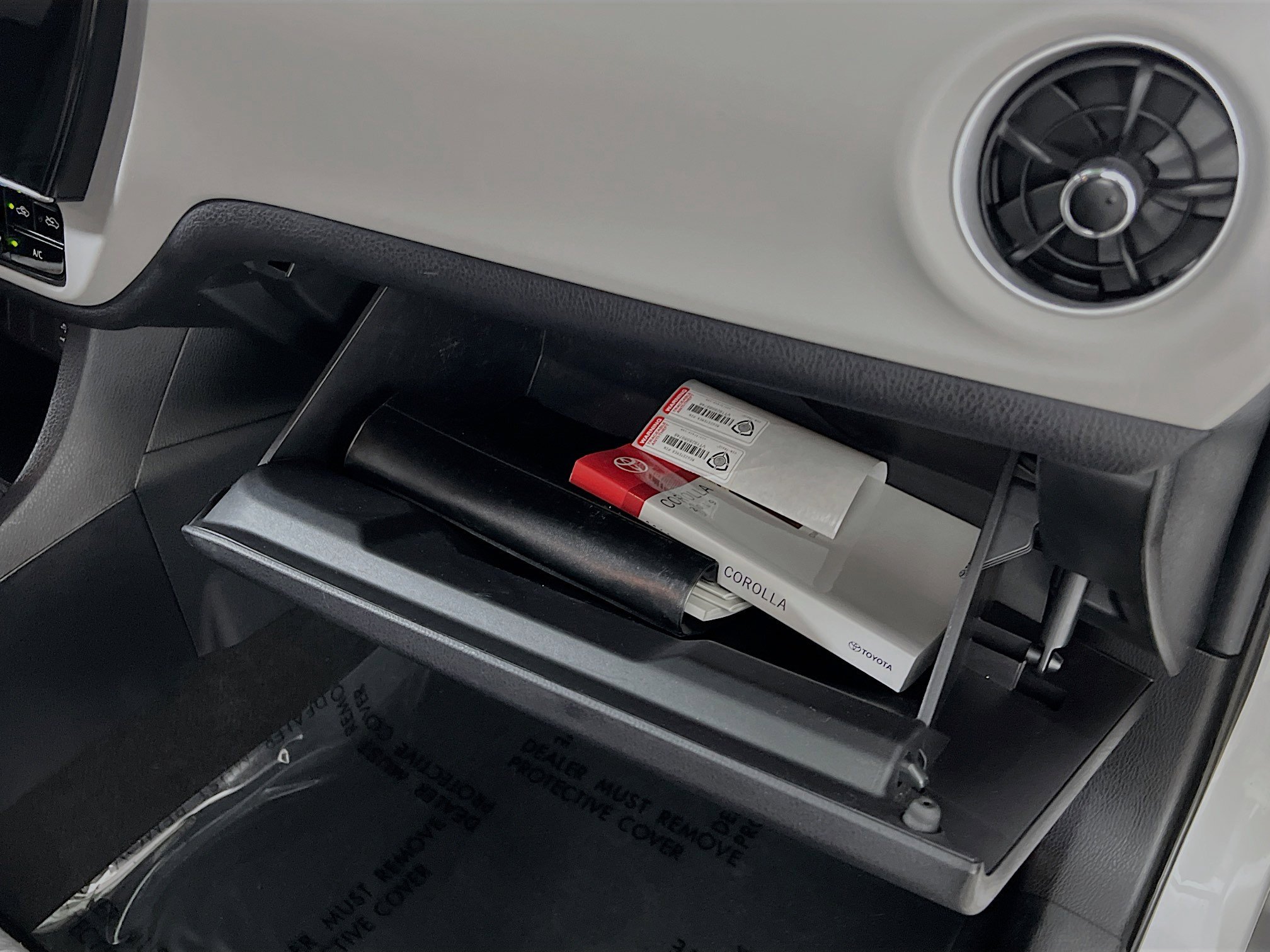 Used 2019 Toyota Corolla LE FWD image 33