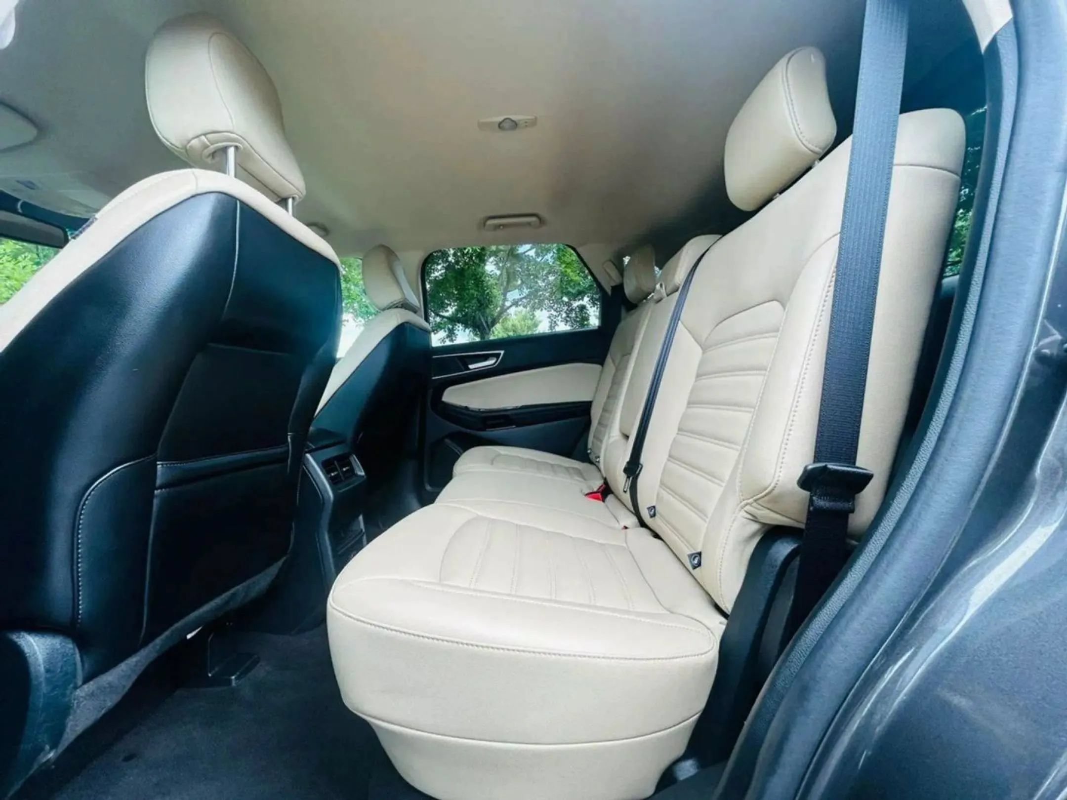 Used 2020 Ford Edge SEL AWD/4WD image 13