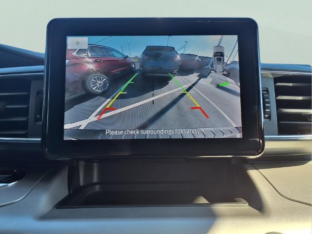 Used 2023 Ford Explorer XLT w/ Equipment Group 202A AWD/4WD image 23