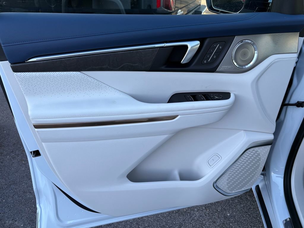 New 2026 Buick Enclave Avenir w/ Super Cruise Package image 11