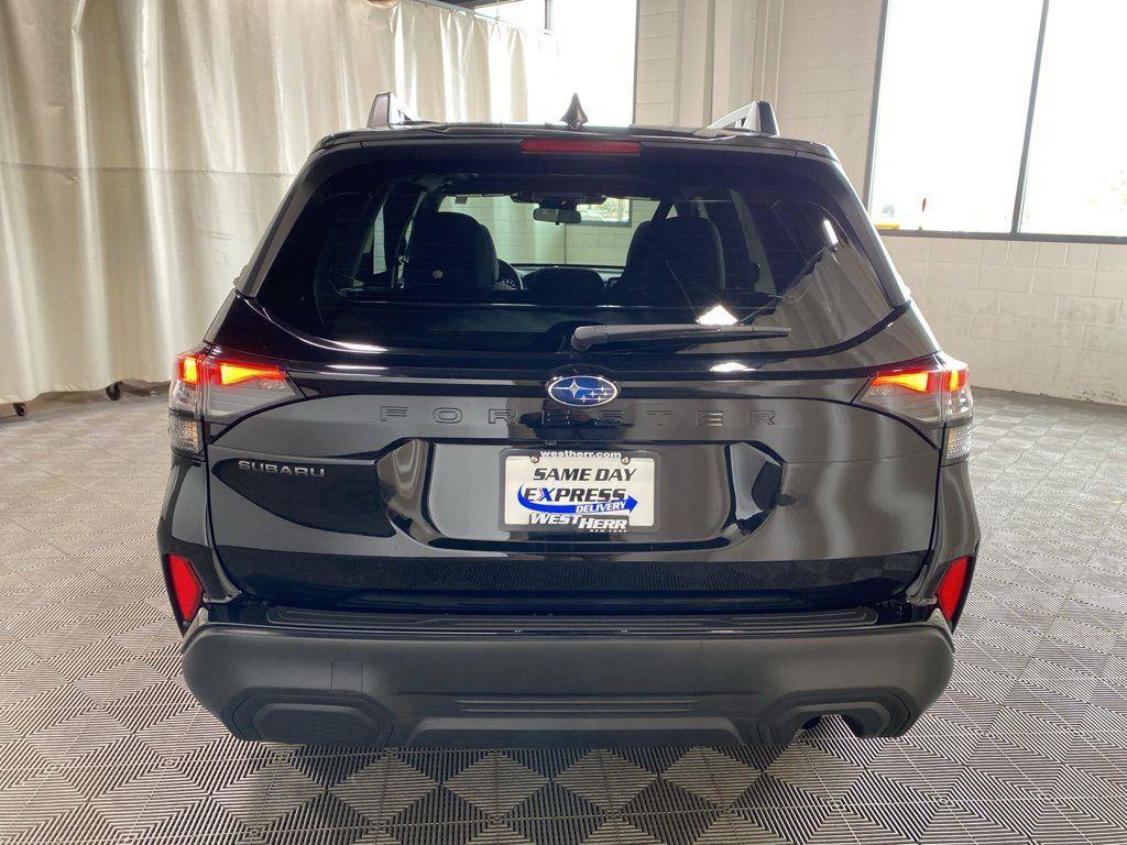 Used 2025 Subaru Forester Premium AWD/4WD image 5