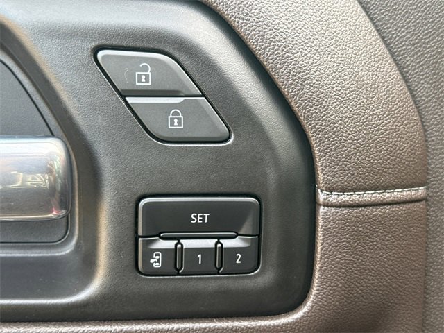 Used 2023 GMC Sierra 3500 Denali w/ Technology Package image 19