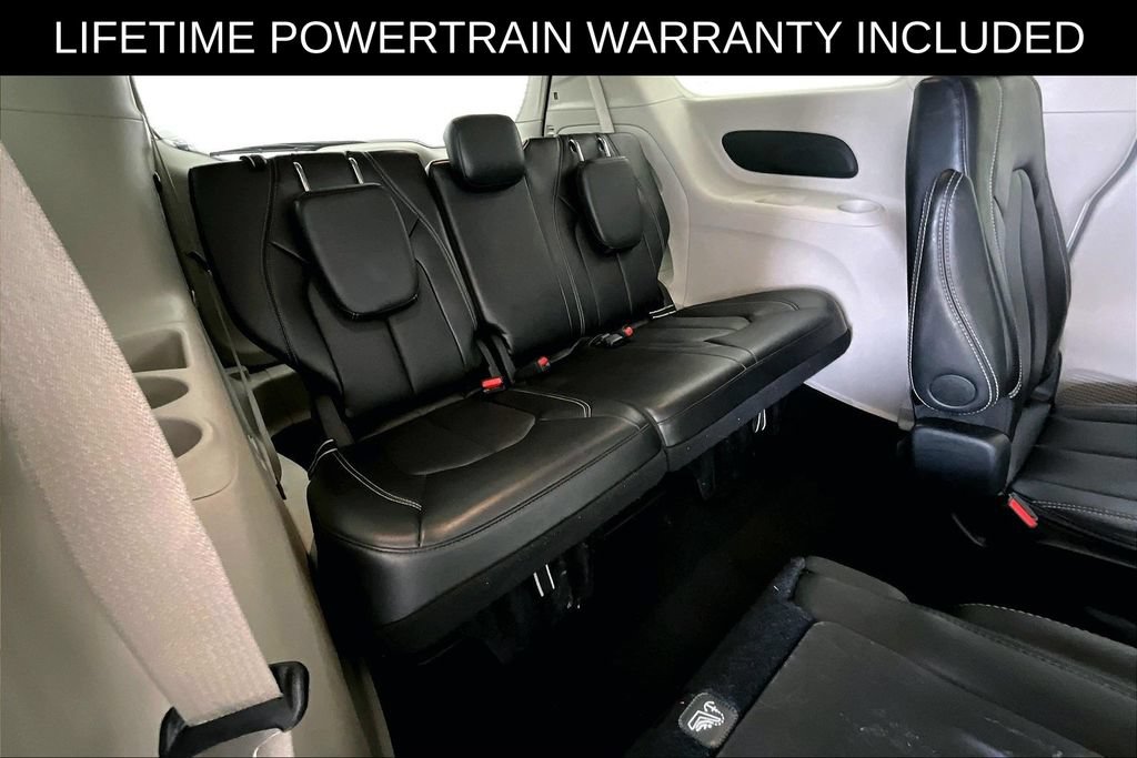 Used 2024 Chrysler Pacifica Touring-L FWD image 36