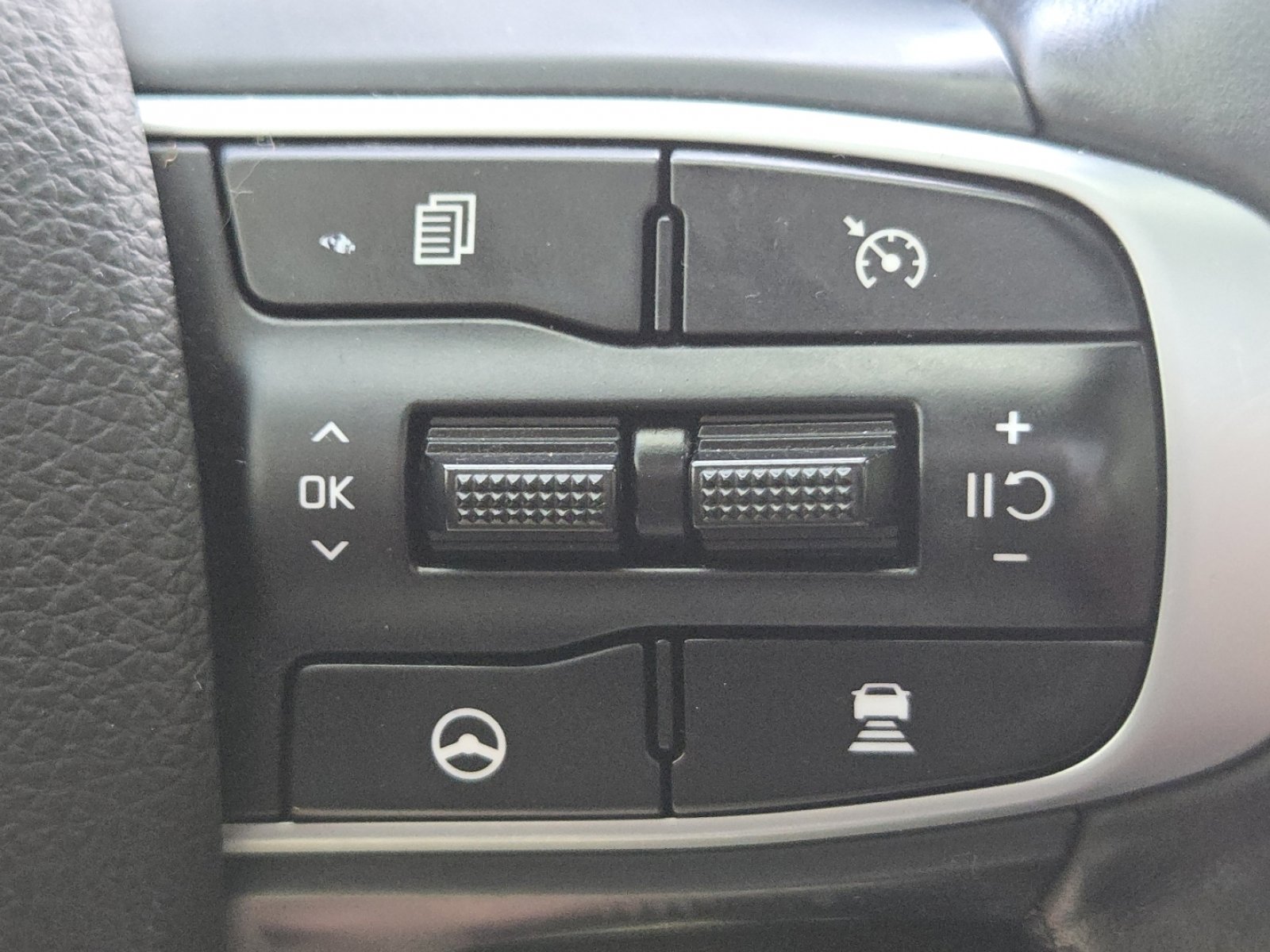 Used 2023 Kia K5 GT-Line image 9