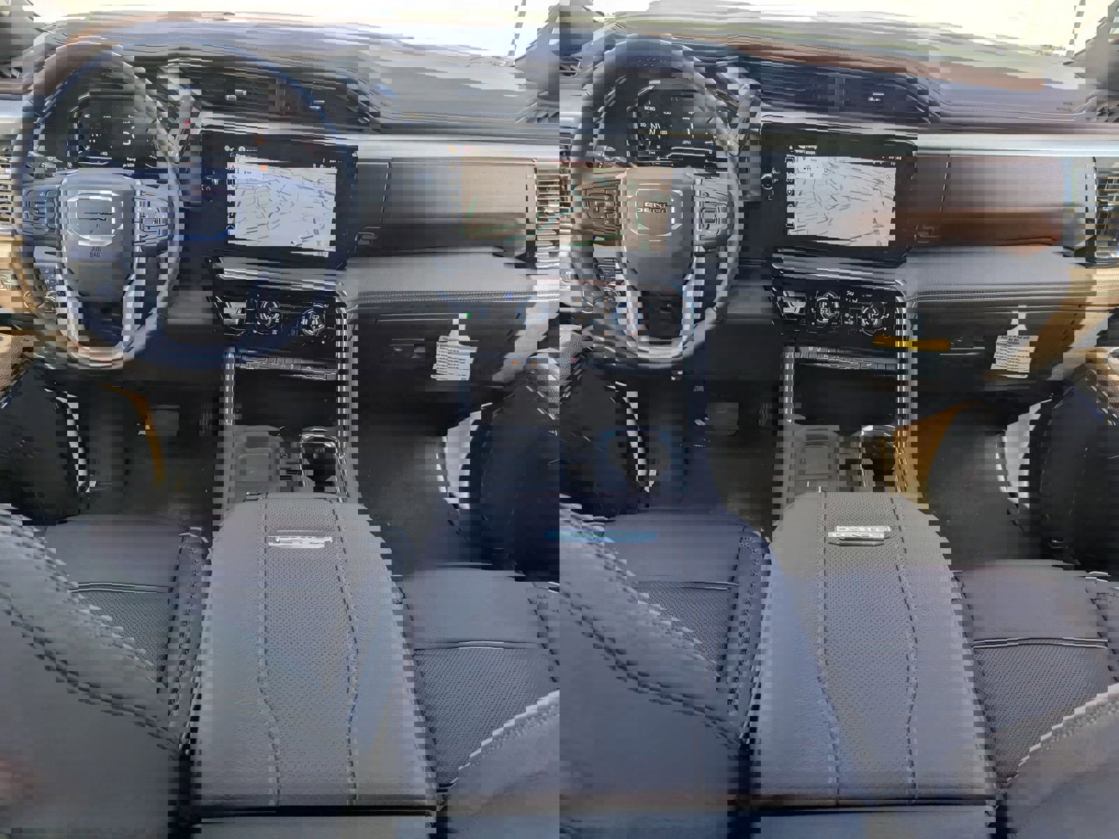 New 2025 GMC Sierra 2500 Denali w/ Denali Reserve Package image 24