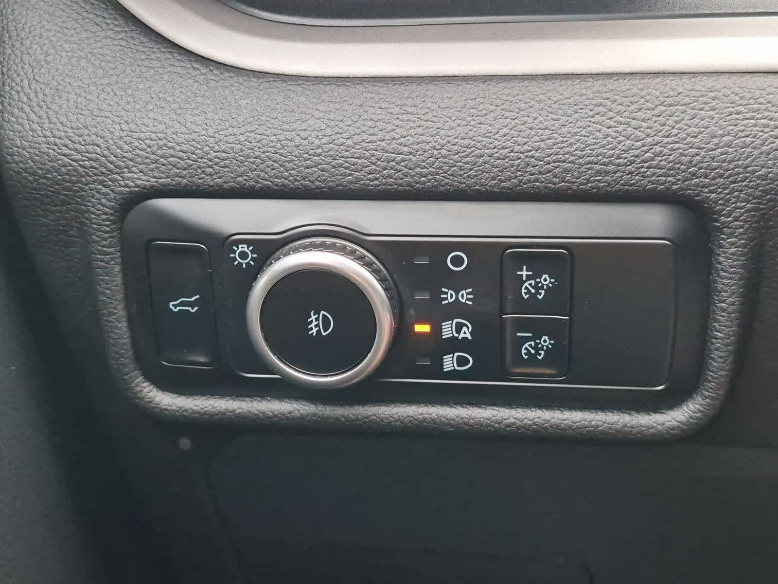 Used 2023 Ford Explorer XLT w/ Equipment Group 202A AWD/4WD image 28