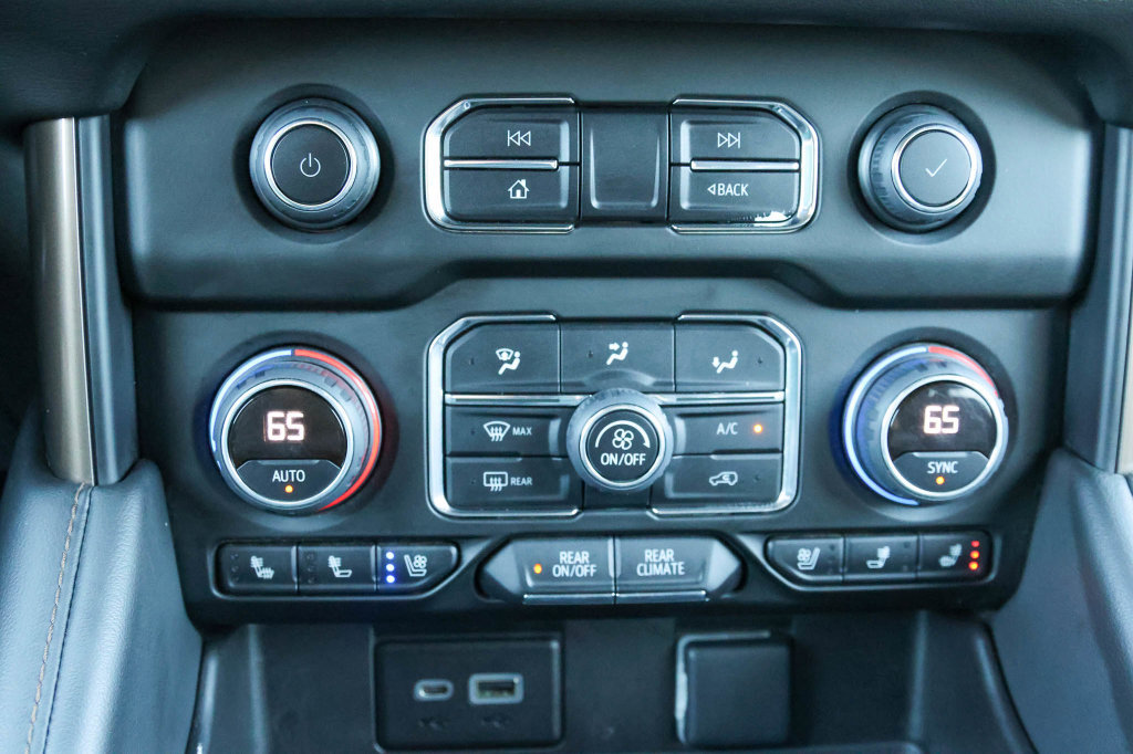 Used 2022 Chevrolet Suburban High Country w/ LPO, Illumination Package AWD/4WD image 28