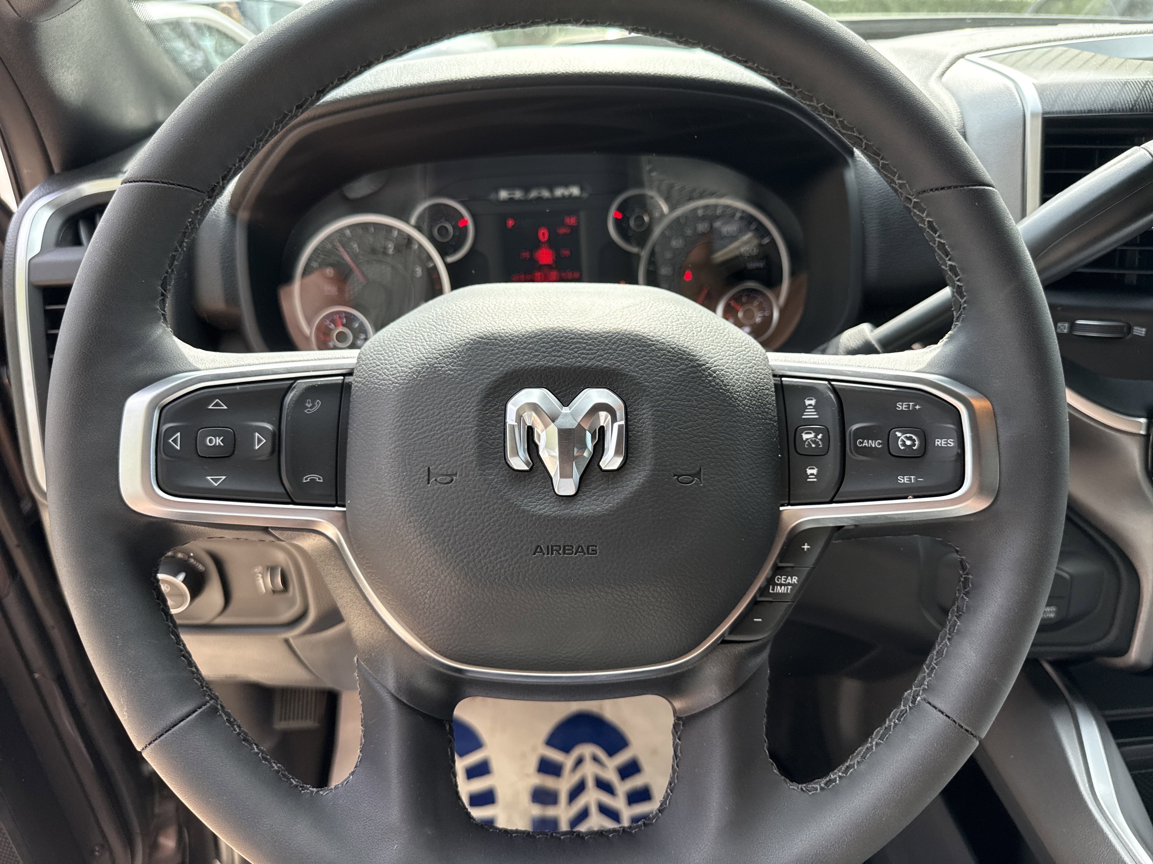 New 2026 RAM 3500 Big Horn AWD/4WD image 24