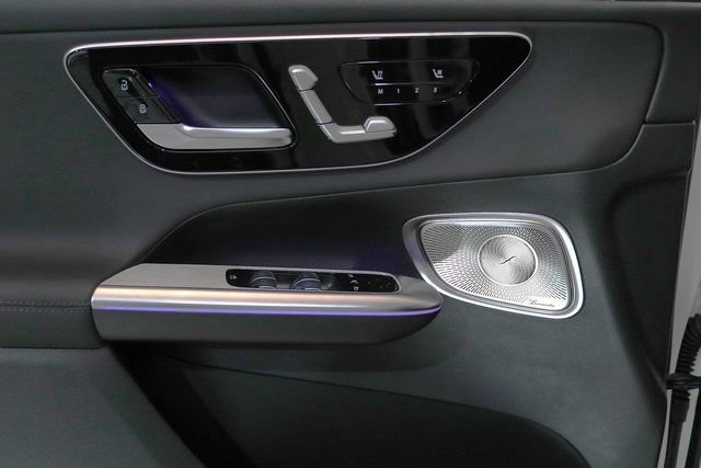Used 2025 Mercedes-Benz GLC 300 4MATIC video 3
