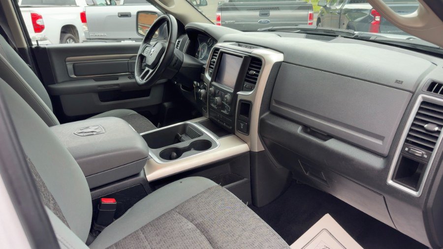 Used 2018 RAM 1500 SLT AWD/4WD image 14