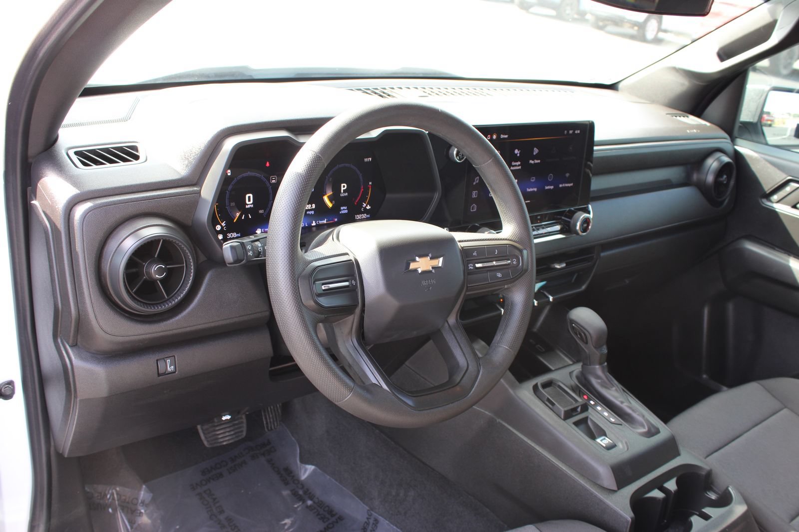 Used 2024 Chevrolet Colorado W/T RWD image 10