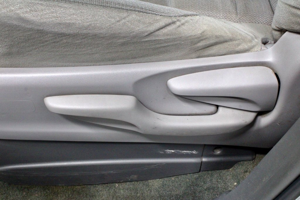 Used 2015 Toyota Sienna L image 24