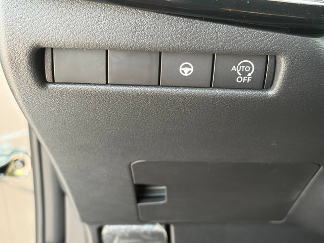 New 2026 Nissan Kicks SR FWD image 25