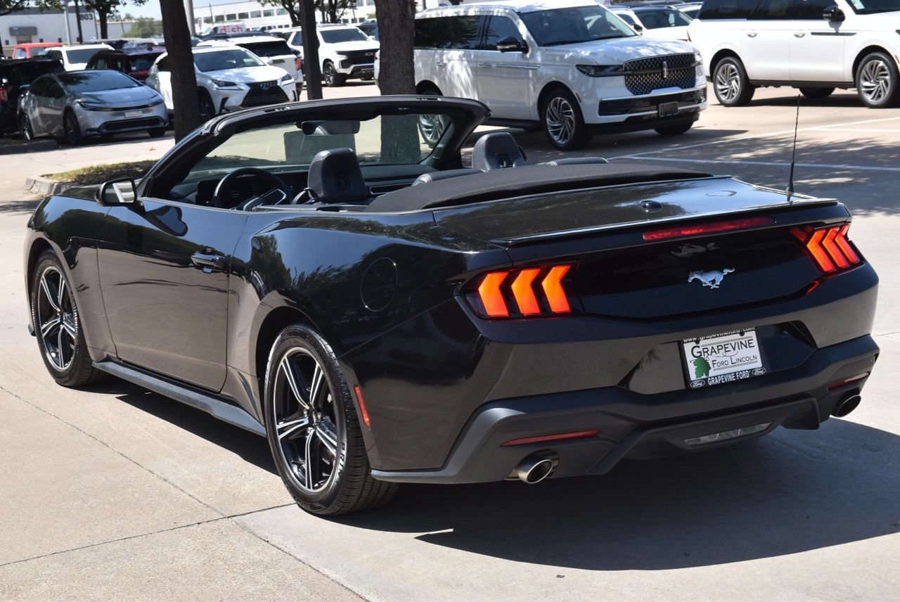 Used 2025 Ford Mustang Premium RWD image 10