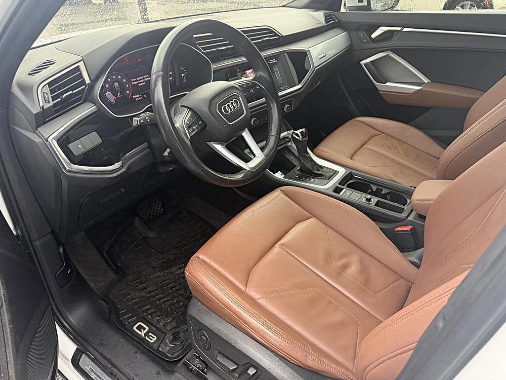 Used 2021 Audi Q3 2.0T Premium w/ Convenience Package image 9