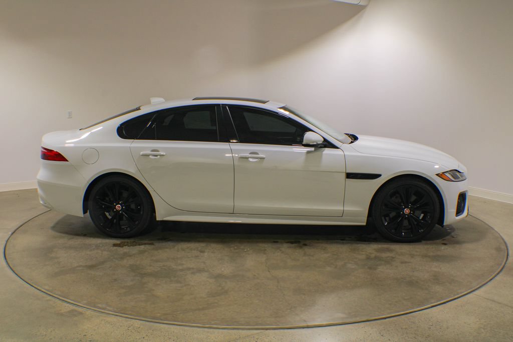 Certified 2022 Jaguar XF R-Dynamic SE AWD/4WD image 7